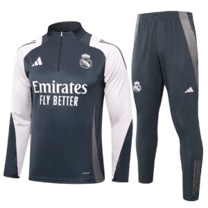 Chándal azul oscuro y blanco del Real Madrid